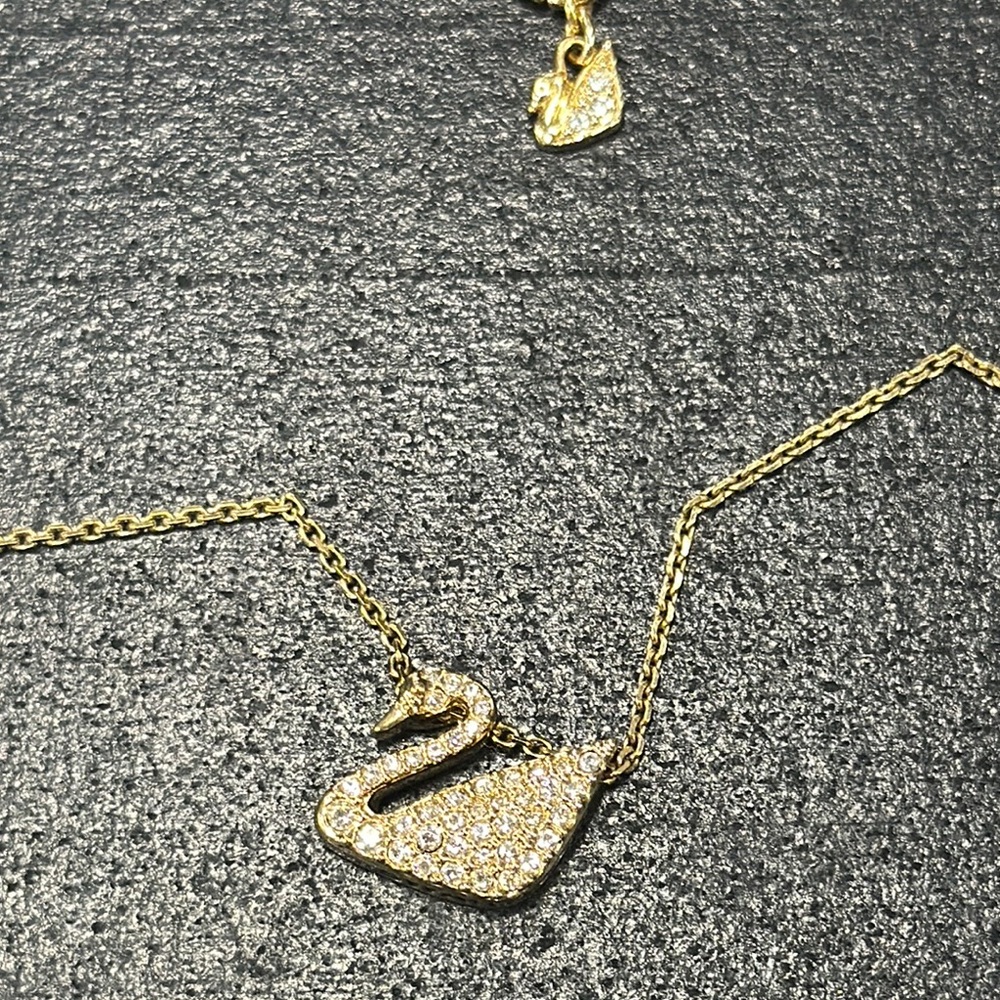 Swarovski Gold Swan 18” Necklace - Picture 2 of 3